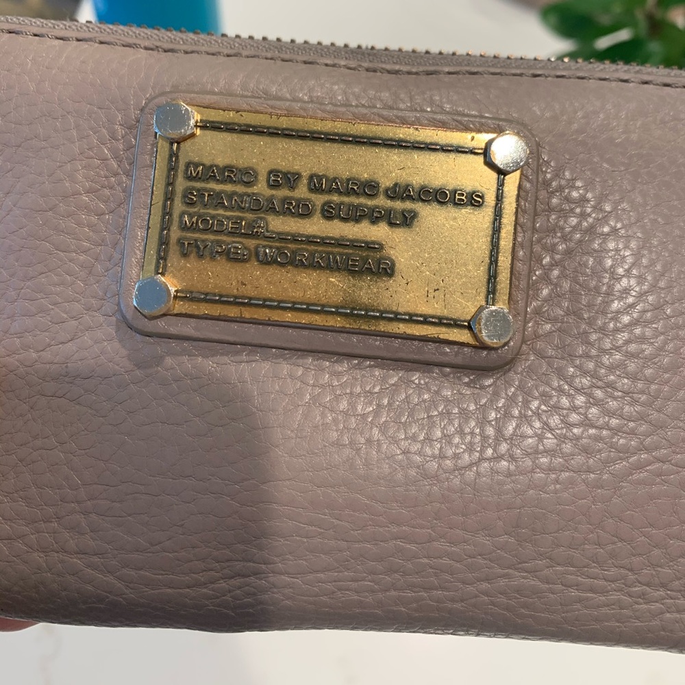 Marc Jacobs Zipper Wallet - Picture 2 of 11